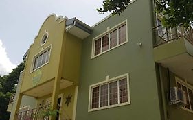 Savannah Maison Guest House  3*